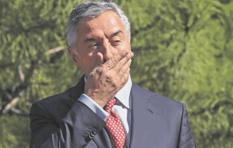 TO BATINANJE VAM NAROD NEĆE OPROSTITI: Kako je MILO ĐUKANOVIĆ govorio kao mladi član Saveza komunista Crne Gore (VIDEO)